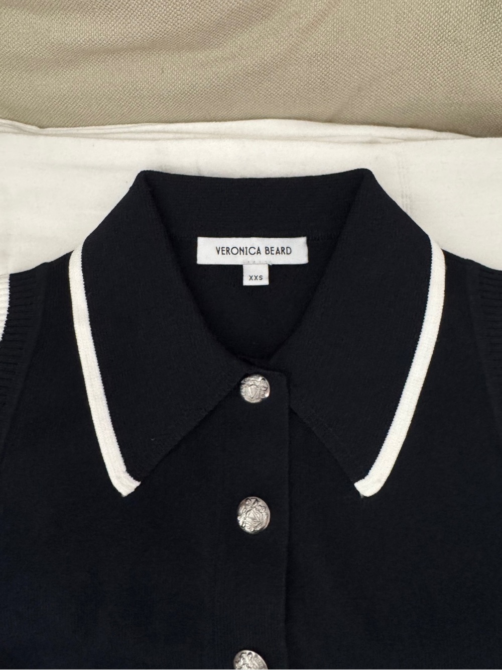 Veronica Beard
Meralda Collared Midi Dress Navy Sleeveless Dress size XS
XXS new - Picture 12 of 14